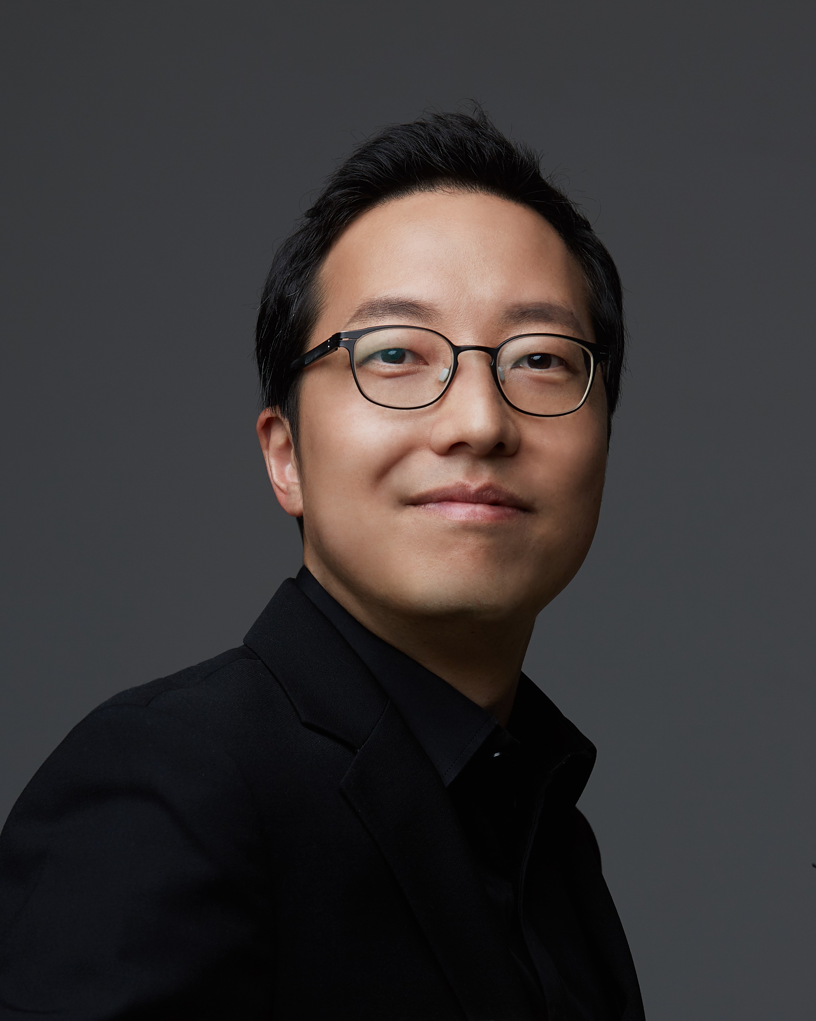 김정기(金禎基) 부교수 사진